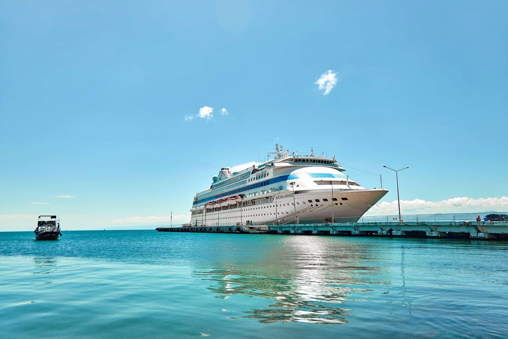 Astoria Grande Cruises