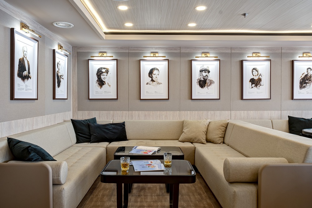 Мустай Карим